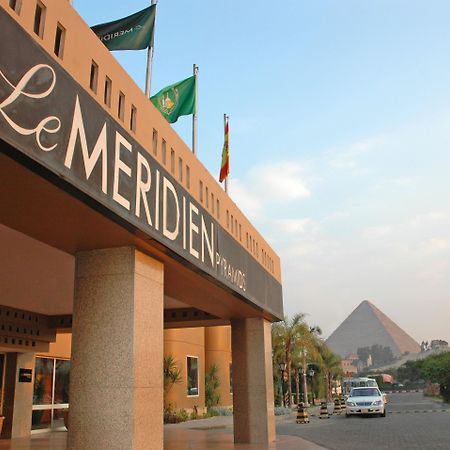 Le Meridien Pyramids Hotel & Spa Giza Екстер'єр фото