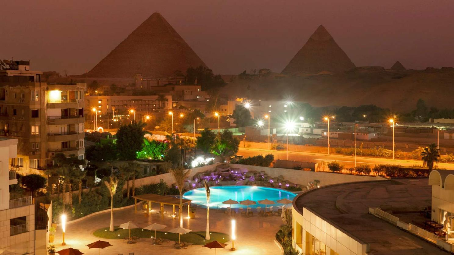 Le Meridien Pyramids Hotel & Spa Giza Екстер'єр фото