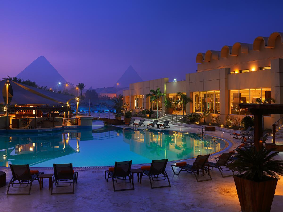 Le Meridien Pyramids Hotel & Spa Giza Екстер'єр фото